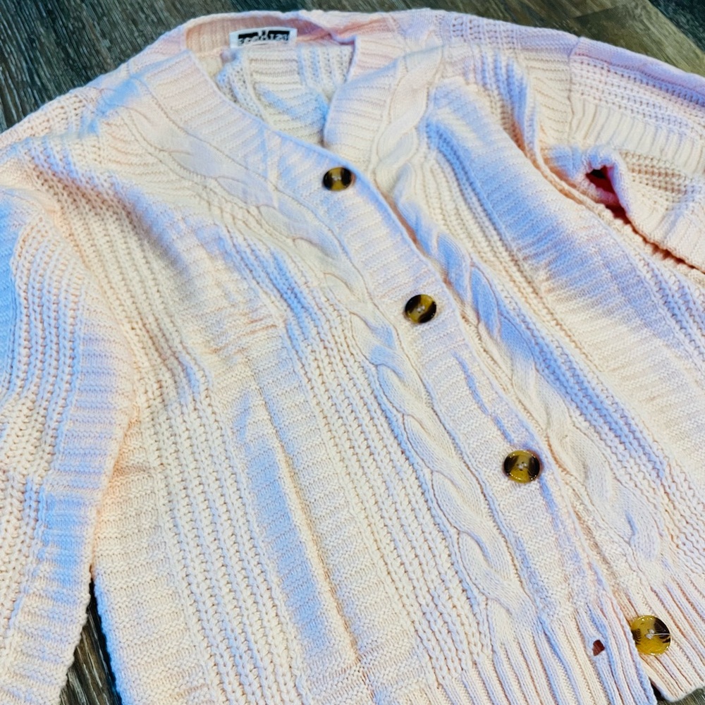 Cardigan - Picture 2 of 4